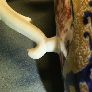 Een grote Chinese famille rose theepot met 'mandarijns' decor, Qianlong — foto 15