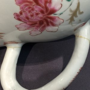 Een grote Chinese famille rose theepot, Yongzheng/Qianlong — foto 8