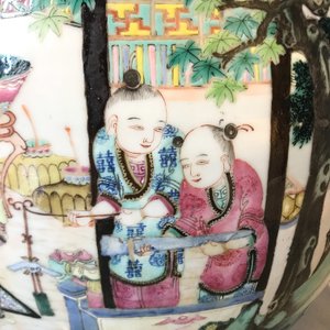 Een grote Chinese famille rose vaas, 19e eeuw — foto 30