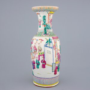 Een grote Chinese famille rose vaas met decor van ruiters, 19e eeuw — foto 2