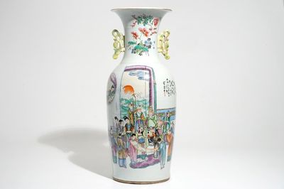 Een grote Chinese famille rose vaas met dubbel decor, 19/20e eeuw