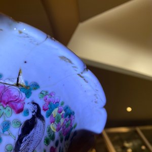 Een grote Chinese famille rose vaas met een hof- en een strijdscène, 19e eeuw — foto 12