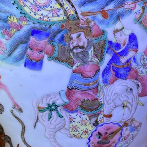 Een grote Chinese famille rose vaas met hofscènes, 19e eeuw — foto 47