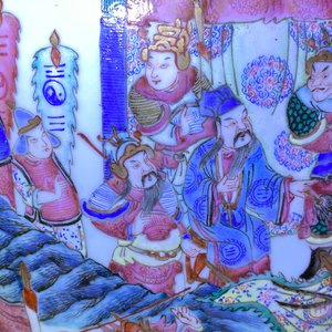 Een grote Chinese famille rose vaas met hofscènes, 19e eeuw — foto 48