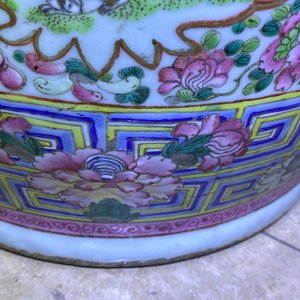 Een grote Chinese famille rose vaas met hofscènes, 19e eeuw — foto 51