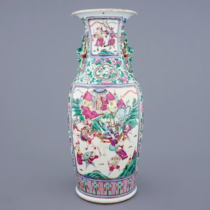 Een grote Chinese famille rose vaas met krijgers, 19e eeuw — foto 1