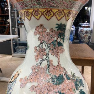 Een grote Chinese famille rose vaas met onsterfelijken, Republiek — foto 29