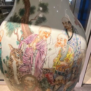 Een grote Chinese famille rose vaas met onsterfelijken, Republiek — foto 9