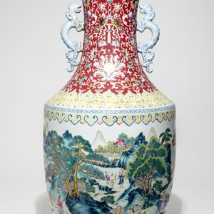 Een grote Chinese famille rose vaas, Qianlong merk, 19/20e eeuw — foto 1