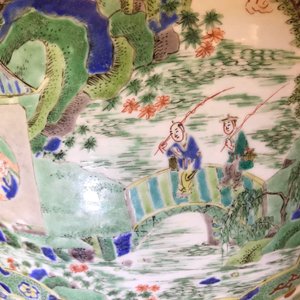 Een grote Chinese famille verte dekselvaas met figuren in rivierlandschappen, Kangxi — foto 36