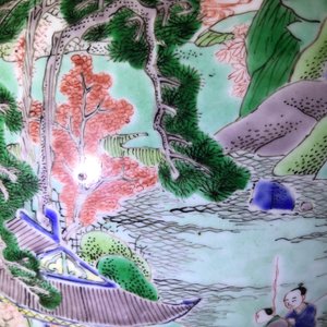 Een grote Chinese famille verte dekselvaas met figuren in rivierlandschappen, Kangxi — foto 36