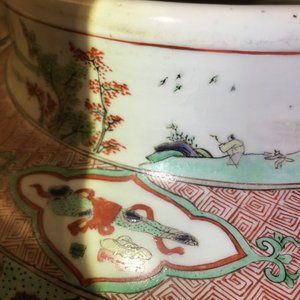 Een grote Chinese famille verte dekselvaas met figuren in rivierlandschappen, Kangxi — foto 31