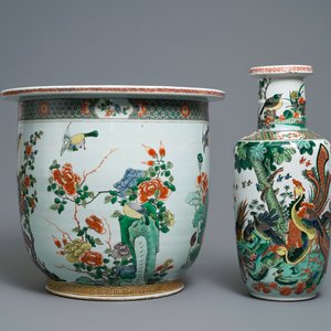 Een grote Chinese famille verte jardinière en een rouleau vaas, 19e eeuw — foto 1