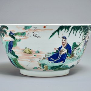 Een grote Chinese famille verte kom met figuren in een landschap, Kangxi — foto 2