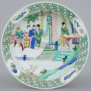 Een grote Chinese famille verte schotel, Kangxi — foto 1