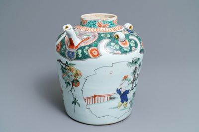 Een grote Chinese famille verte theepot of kan, Kangxi