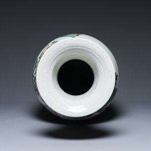 Een grote Chinese famille verte vaas met verhalend decor, Kangxi merk, 19e eeuw — foto 5