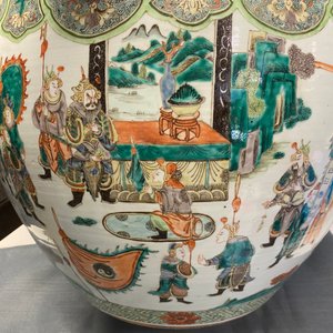Een grote Chinese famille verte vissenkom, 19e eeuw — foto 18
