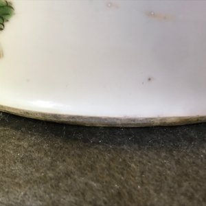 Een grote Chinese famille verte yenyen vaas met figuratief decor rondom, Kangxi — foto 11