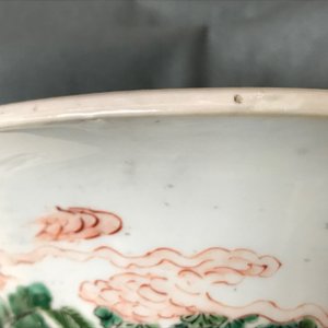 Een grote Chinese famille verte yenyen vaas met figuratief decor rondom, Kangxi — foto 21