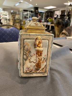 Een grote Chinese faux-bamboe theepot met mandarijns decor, Qianlong — foto 5