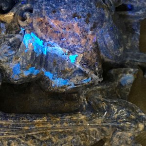 Een grote Chinese figuur van Guanyin in lapis lazuli, 20e eeuw — foto 9
