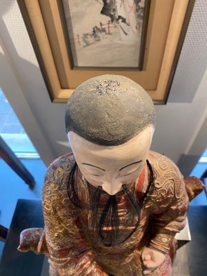 Een grote Chinese gelakte en gepolychromeerde houten sculptuur van Guandi, 18e eeuw — foto 6