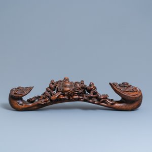 Een grote Chinese gesculpteerde houten ruyi scepter, 19e eeuw — foto 2