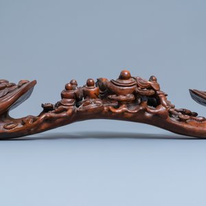 Een grote Chinese gesculpteerde houten ruyi scepter, 19e eeuw — foto 4
