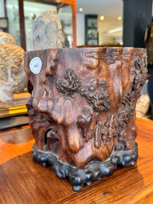 Een grote Chinese gestoken huanghuali houten penselenpot met Taoïstisch decor, 17/18e eeuw — foto 18