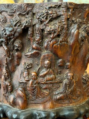Een grote Chinese gestoken huanghuali houten penselenpot met Taoïstisch decor, 17/18e eeuw — foto 24