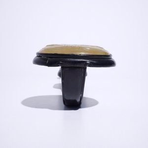 Een grote Chinese hardhouten ruyi scepter met gegraveerde jade ingelegd, 20e eeuw — foto 5