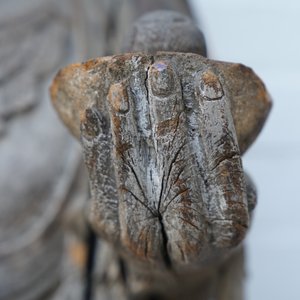 Een grote Chinese houten sculptuur van Guanyin, Ming — foto 15