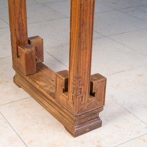 Een grote Chinese iepenhouten 'tiaoan' console met geometrisch decor, 19/20e eeuw — foto 9