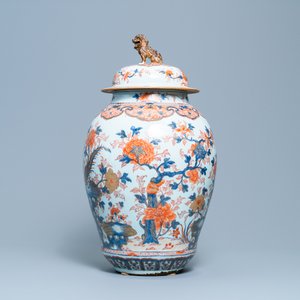 Een grote Chinese Imari-stijl dekselvaas, Kangxi — foto 4