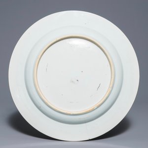 Een grote Chinese Imari-stijl schotel met floraal decor, Kangxi — foto 2