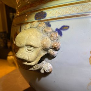Een grote Chinese Imari-stijl vissenkom, Kangxi — foto 21