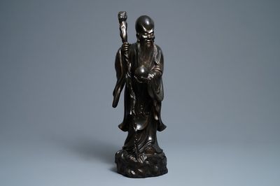 Een grote Chinese lakwerk figuur van Shoulao, Fujian, Republiek