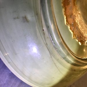 Een grote Chinese Longquan celadon schotel met onderglazuur decor, Ming — foto 8