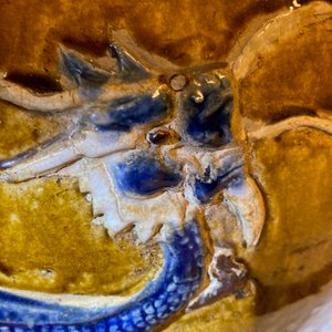 Een grote Chinese meerkleurige steengoed martavaan met deksel, Ming/Qing — foto 26