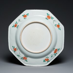 Een grote Chinese octagonale famille verte schotel, Kangxi — foto 2