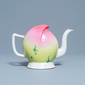 Een grote Chinese polychrome perzikvormige cadogan theepot, 19e eeuw — foto 4