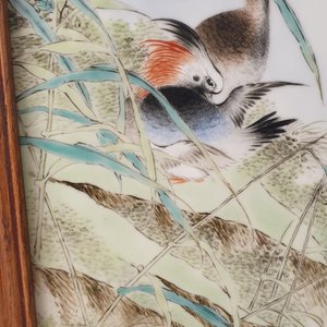 Een grote Chinese rechthoekige plaquette met eenden bij het riet, zegelmerk, Republiek — foto 16