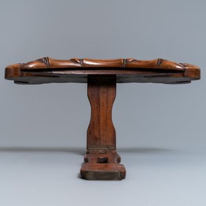 Een grote Chinese sokkel voor een schotel in hongmu hout, Qing — foto 5