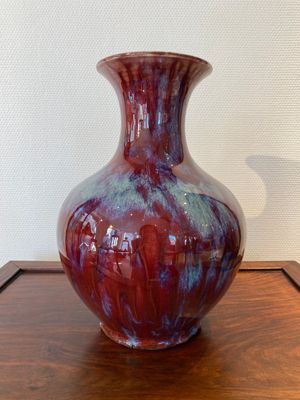 Een grote Chinese vaas met flambé-glazuur, 18/19e eeuw — foto 1