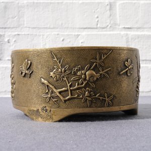 Een grote Chinese verguld bronzen wierookbrander in de stijl van Hu Wenming, Xuande merk, 19e eeuw — foto 11