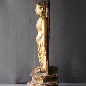 Een grote Chinese verguld houten figuur van Boeddha, 19e eeuw — foto 11