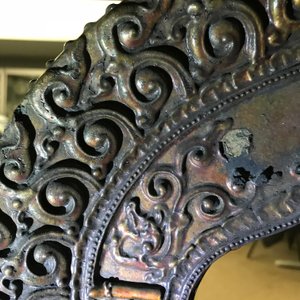 Een grote Chinese vergulde en ingelegd bronzen figuur van Zhenwu op verguld houten basis, Ming — foto 56