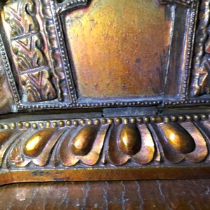 Een grote Chinese vergulde en ingelegd bronzen figuur van Zhenwu op verguld houten basis, Ming — foto 57