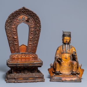 Een grote Chinese vergulde en ingelegd bronzen figuur van Zhenwu op verguld houten basis, Ming — foto 6